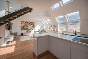 Luxury 5 bedroom 5 bathroom penthouse by the Opera