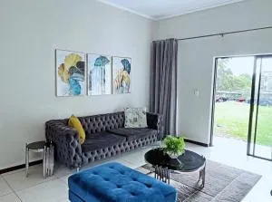 Unique Ensuite Two Bedroom Apartment In A Golf Estate - Honeydew