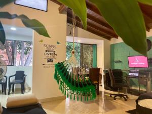 explora la magia de laureles