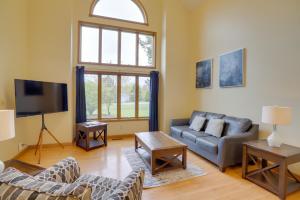 Coloma Escape with Fire Pit Less Than 1 Mi to Lake!