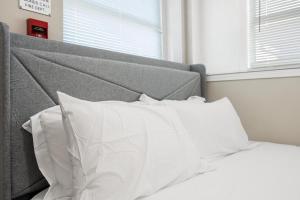 A Trendy Escape close to Downtown Peoria