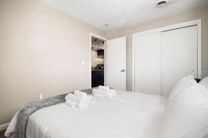 Chic and Comfortable 1BR Apartment near Bradley U