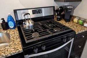 Chic and Comfortable 1BR Apartment near Bradley U