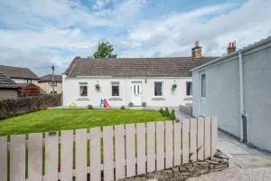 Charming Forfar House and Hot Tub - Letham