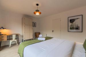 Maison 3 chambres avec jardin & parking, prox tram