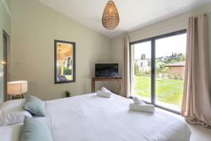 Appartements #53 St Paul Villa Swimpool AC Carpark BBQ for 8 Guest : photos des chambres