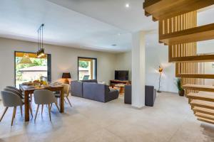 Appartements #53 St Paul Villa Swimpool AC Carpark BBQ for 8 Guest : photos des chambres