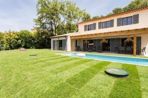 Appartements #53 St Paul Villa Swimpool AC Carpark BBQ for 8 Guest : photos des chambres