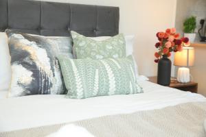 Ensuite Room 4 mins from Luton Airport