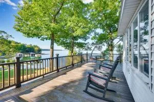 St Lawrence River Cottage with Panoramic Views! - Kingston