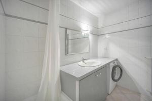 FRGK Tamaris Apartment Antibes Terrace, AC & Ultra-Fast Wi-Fi