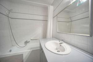 FRGK Tamaris Apartment Antibes Terrace, AC & Ultra-Fast Wi-Fi