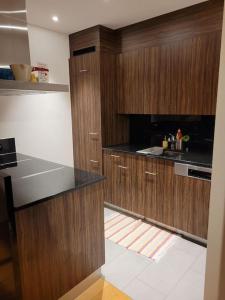 Cosy & central, lovely terrace over river & park