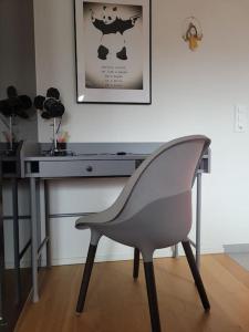 Cosy & central, lovely terrace over river & park