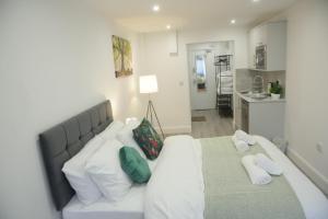 Luton Nook and Kitchen 4 mins to Luton AirPort