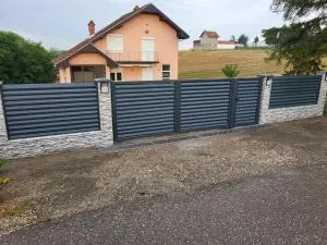 Tešić Seoska Idila - Tršić