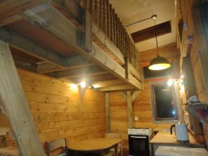 Tiny House Glamping, sleeps up to 6