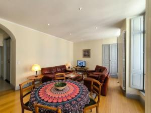 Appartements Spacieux-6 pers-bien equipe-quartier du chateau : photos des chambres