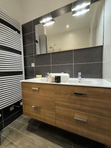 Appartements Spacieux-6 pers-bien equipe-quartier du chateau : photos des chambres