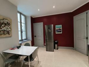 Appartements Spacieux-6 pers-bien equipe-quartier du chateau : photos des chambres
