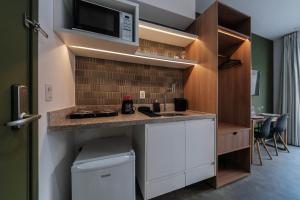 LZ414 - Conforto na Luz: Apto Moderno com Piscina