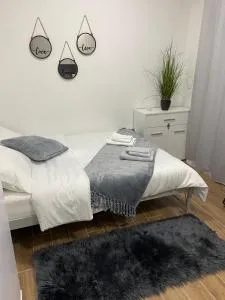 Paul’s Houses - Granitis