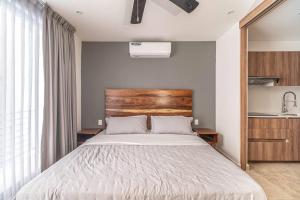 King Studio with Private Balcony, Rooftop Pool, Gym