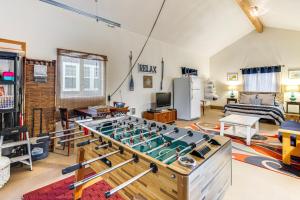 Rockaway Beach Home with Hot Tub 4 Blocks to Beach!