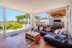 Villa Julia with heated pool and hot tub, ideal for large groups