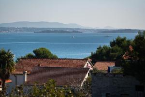 MY DALMATIA - Sea view holiday home Antonela