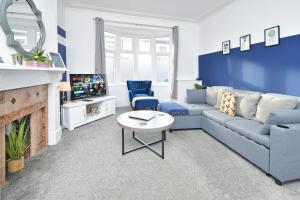 Bentley House - By Sigma Stays