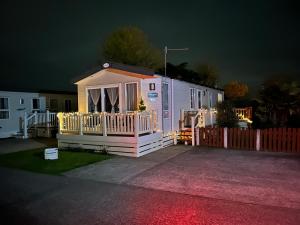 Hares Haven pet friendly sleeps 6