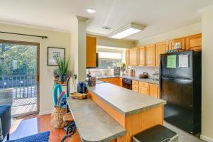 Hot Springs Condo on Lake Hamilton with Views!