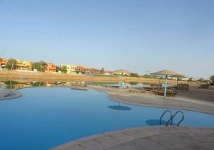 Warm One Bedroom at West Golf Y62