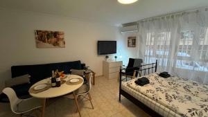 Estudio moderno 100 metros de la playa