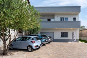 MY DALMATIA - Apartment Blagdan One with private parking