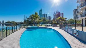 Waterfront 3 bedroom APT at Surfers Paradise