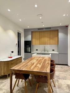 Villa Lastva 2 - five star luxury villa with pool