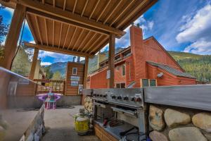 Horsethief Lodge by StayIn