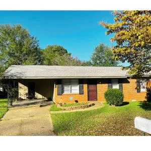 Comfortable Tuscaloosa Retreat - Demopolis