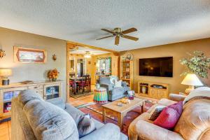 Cyclists Haven Southwestern-Style Home in Tucson
