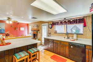 Cyclists Haven Southwestern-Style Home in Tucson