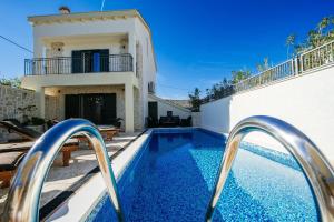 MY DALMATIA - Holiday home Castelo Coza with private pool 