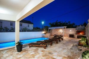 MY DALMATIA - Holiday home Castelo Coza with private pool