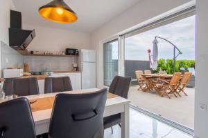 MY DALMATIA - Beach house Festini with private jacuzzi & sea view