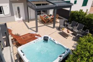 MY DALMATIA - Beach house Festini with private jacuzzi & sea view 