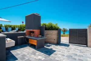 MY DALMATIA - Beach house Festini with private jacuzzi & sea view