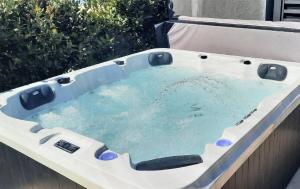 MY DALMATIA - Beach house Festini with private jacuzzi & sea view