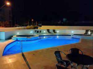 Apartamento 23A para 6 pessoas com Piscina e Churrasqueira no Cond Torremolinos Beach a 80m para PĂ© na areia na Praia da Enseada Ubatuba