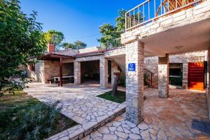 MY DALMATIA - Holiday home Korlat with private pool